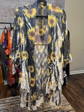 Origami Sunflower Lace Duster - Black & Yellow
